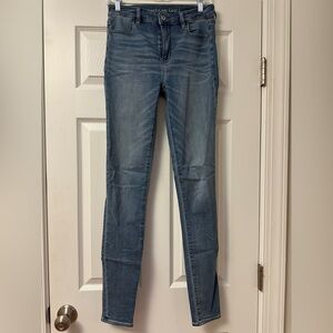 American Eagle Medium Wash Jeans Super Stretch Sz 4